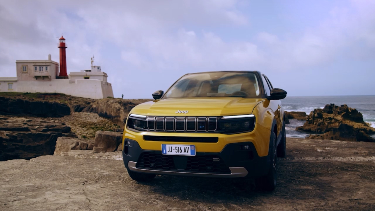 Avenger（アベンジャー）｜Jeep®